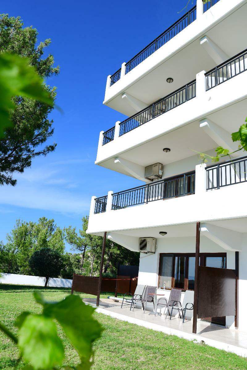 Helena Christina Aparthotel Asgourou Exterior foto